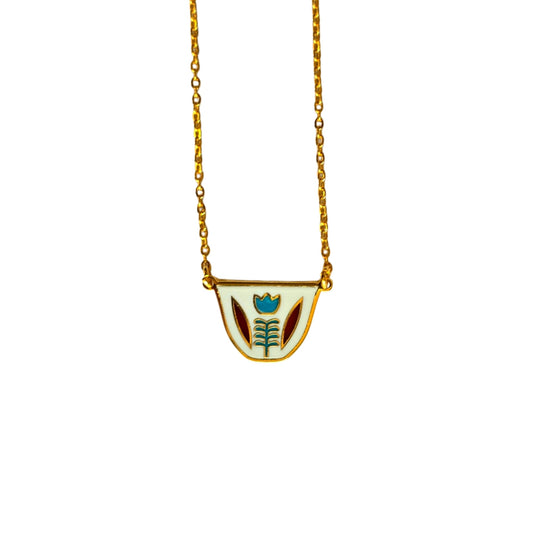 Traditional Emirati gold-plated enamel coffee cup earrings – حلق مطلي ذهب على شكل فنجان قهوة من دبي