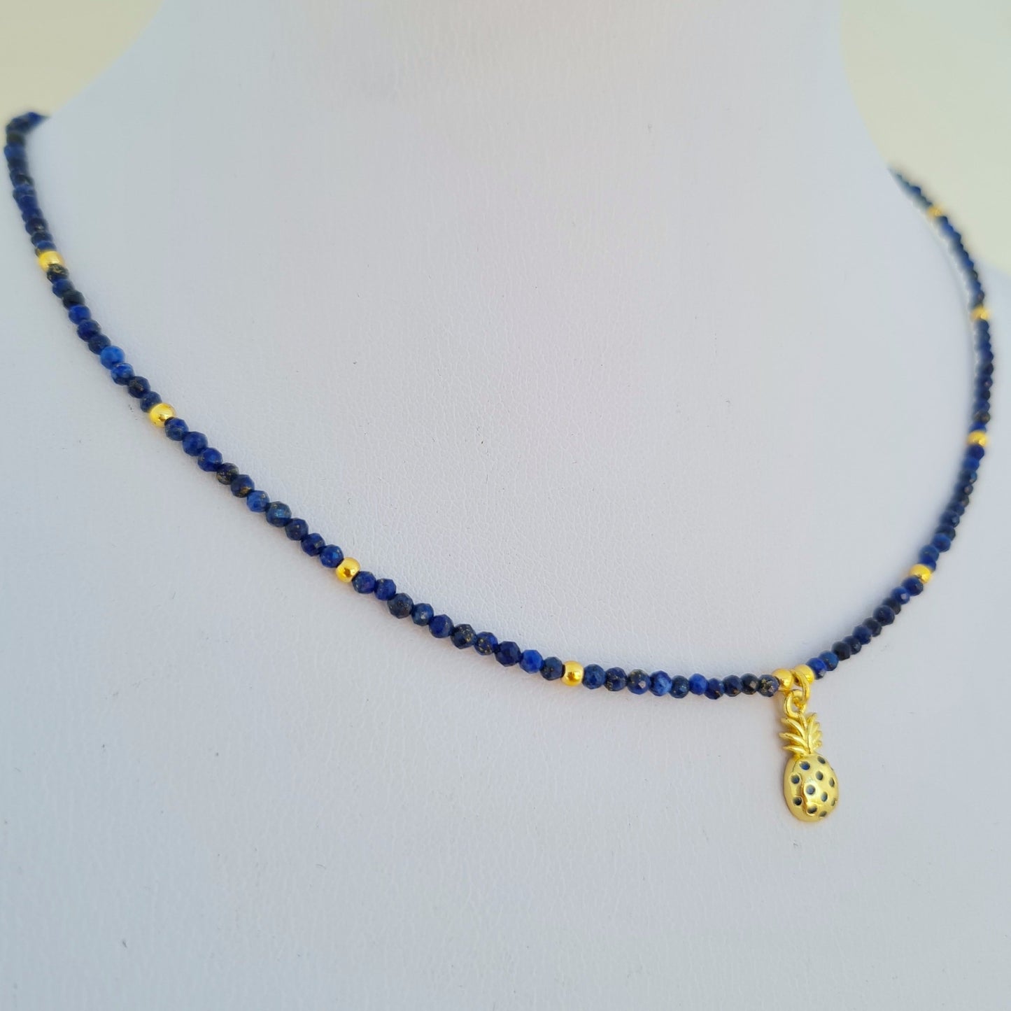 Ananas choker necklace