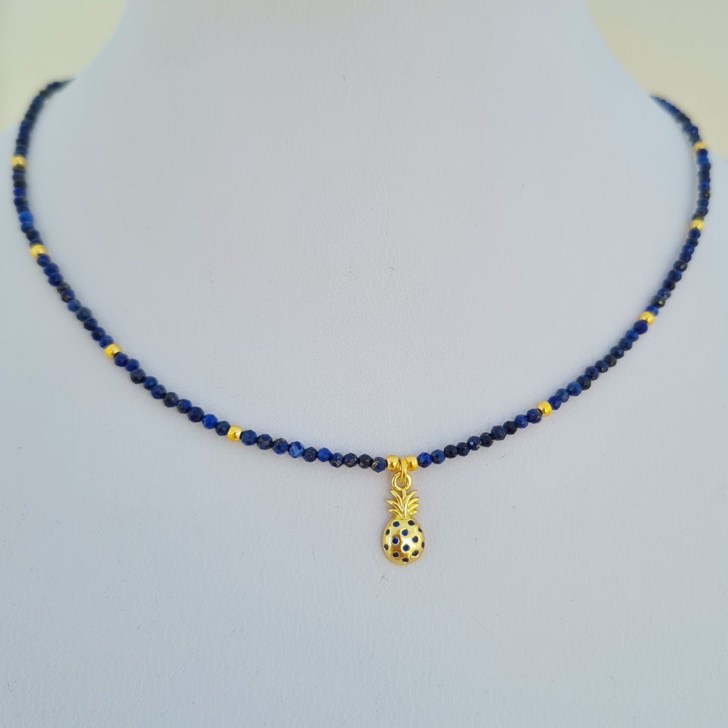Ananas choker necklace
