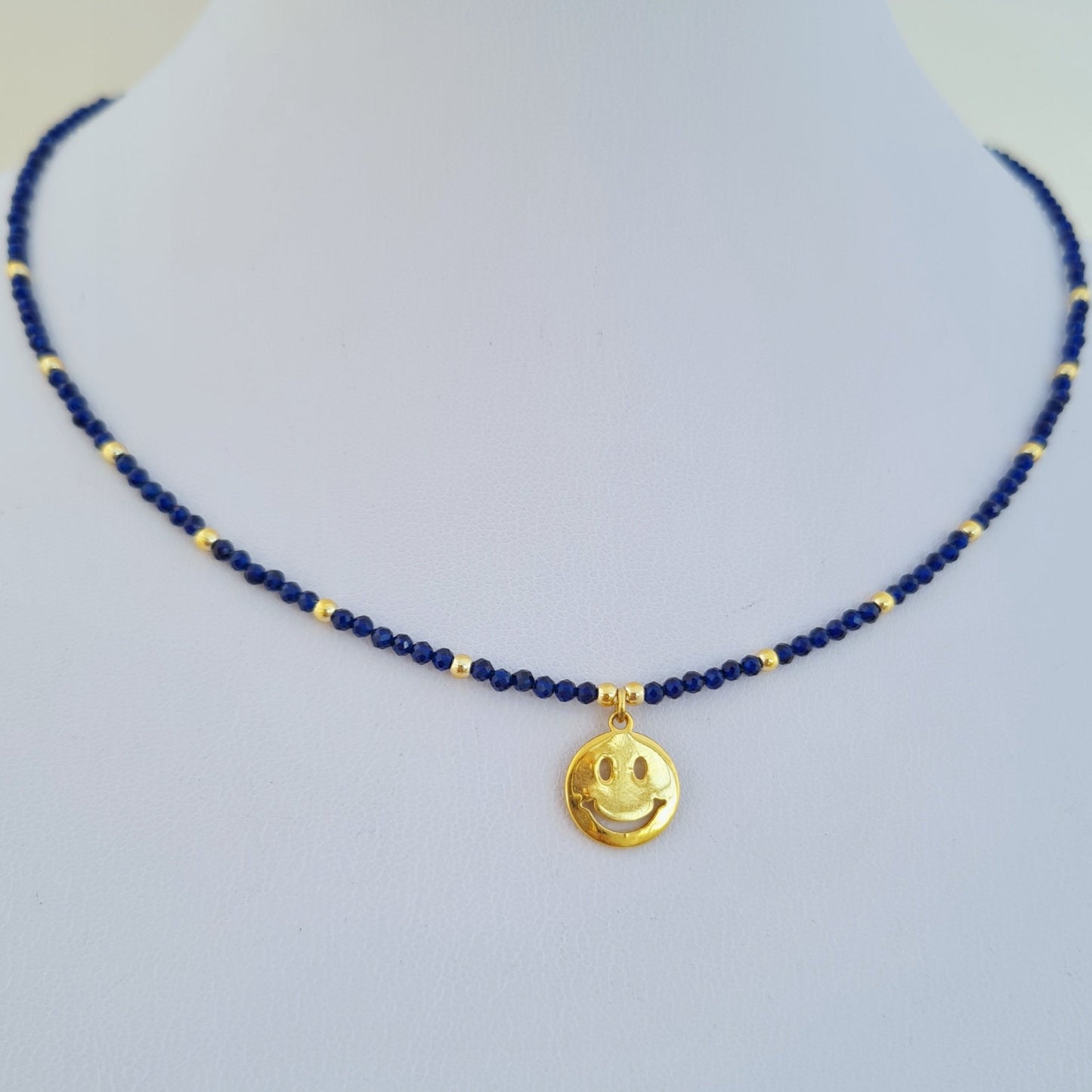 Smiley choker necklace