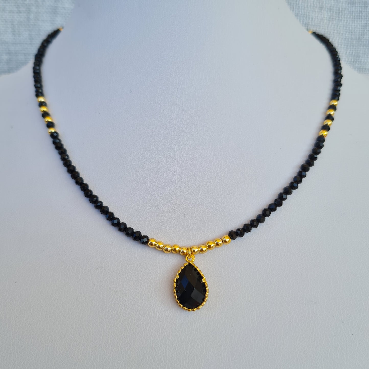 Tear drop choker Necklace