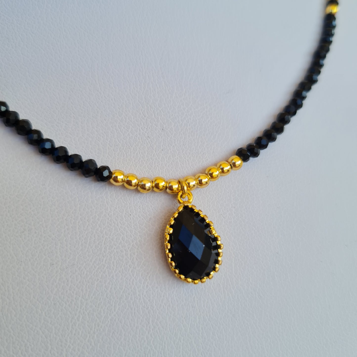 Tear drop choker Necklace