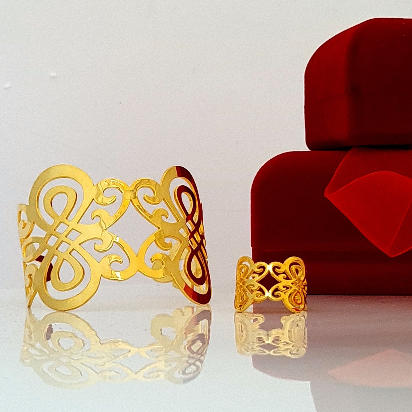 MiniLux "Sydon" cuff Bracelet