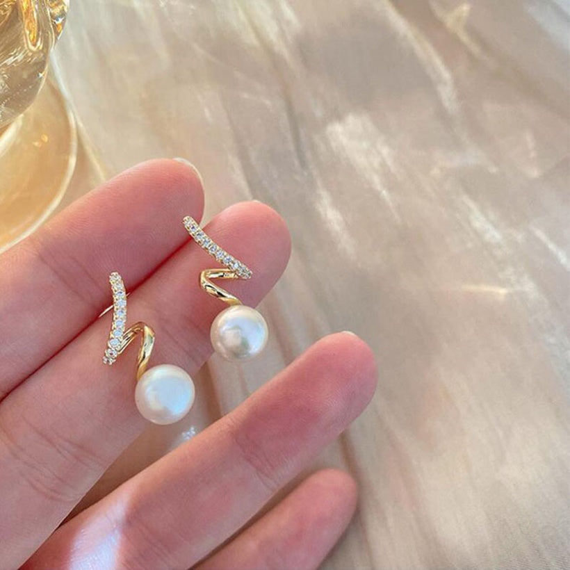 Peal twisted earrings
