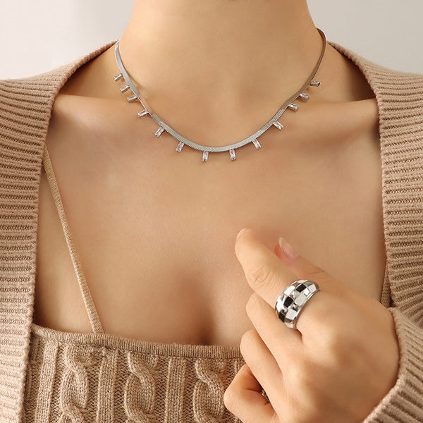Snake Zirconia necklace