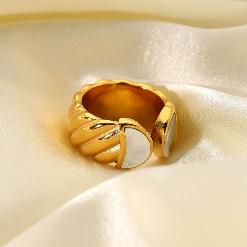 Shell twisted ring