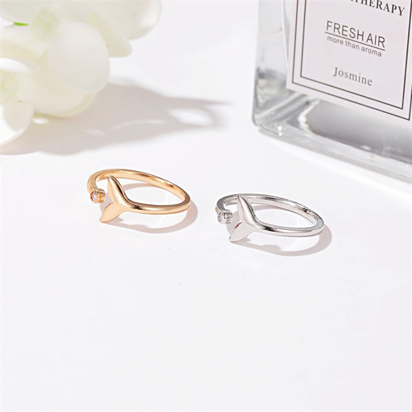 Fish tail diamond Zirconia Ring