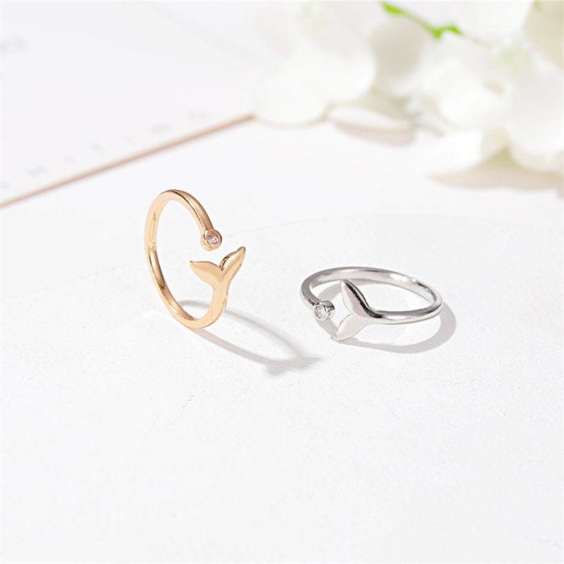 Fish tail diamond Zirconia Ring