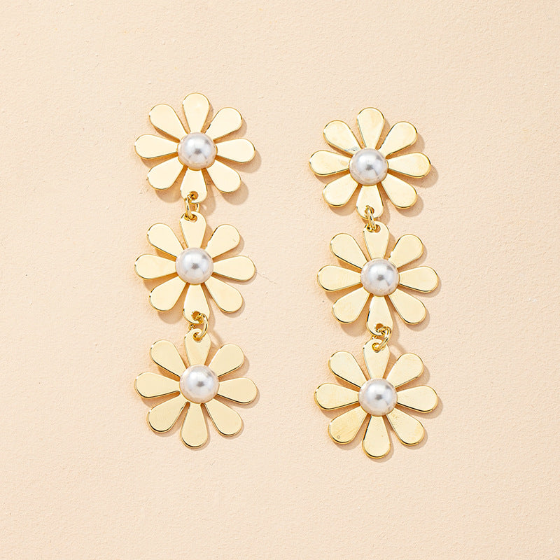 Daisy Pearl Earrings