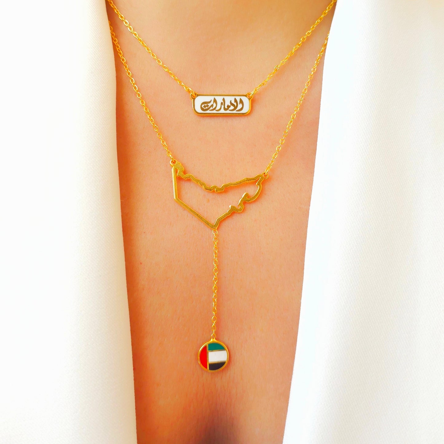 MiniLux Emirates map & flag necklace