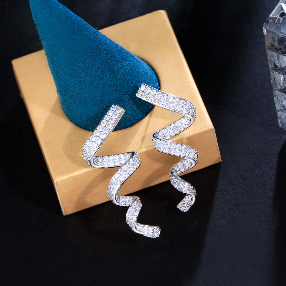 MiniLux "Twist" earrings