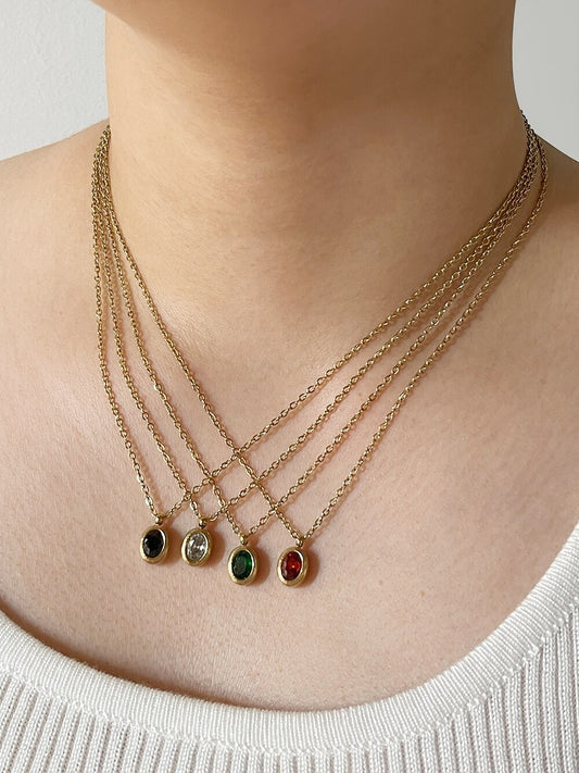Retro chic pendant necklace