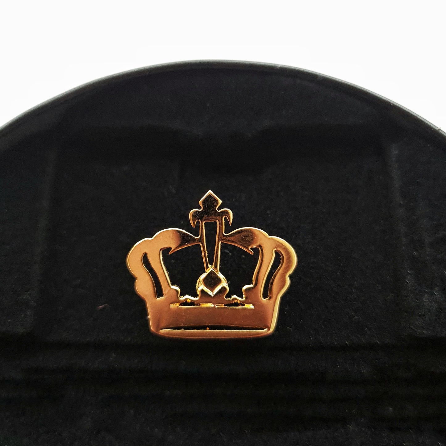 Suit Pin : King's crown