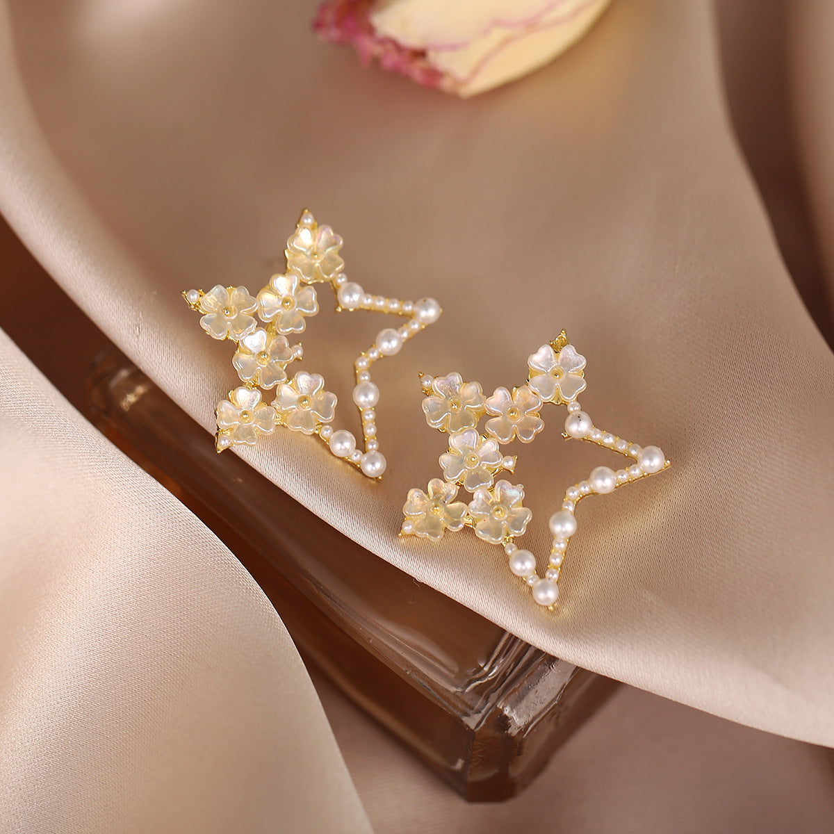 MiniLux Star Pearl earrings